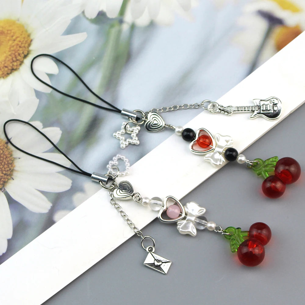 Super Cute Ai Yazawa Osaki Nana Anime Nana Hachi Matching Phonecharm Heart Strawberry Pendant Keychain Y2K Handmade Jewelry